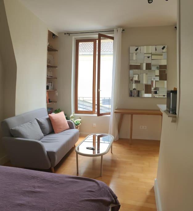 Studio Calme Et Ensoleille Entierement Renove Paris Exterior photo